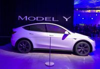 Tesla Model Y gets “chrome delete” treatment as a standard offering